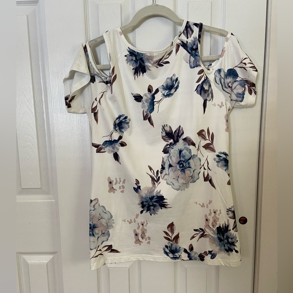 COLD SHOULDER FLORAL TOP